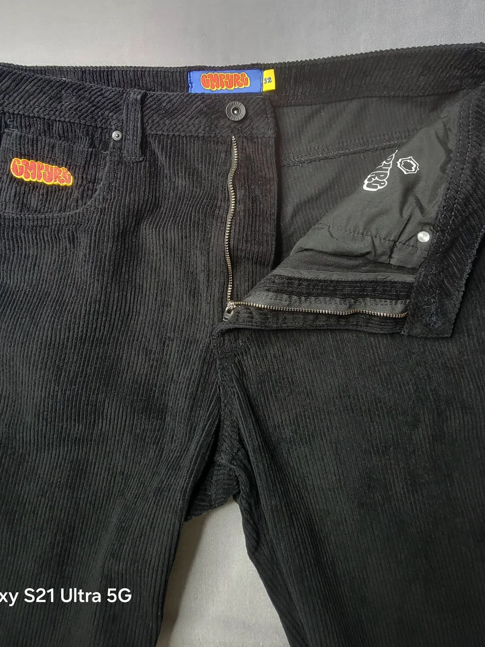EMPYRE mens Black Corduroy Shorts  Waist Tag Size 32